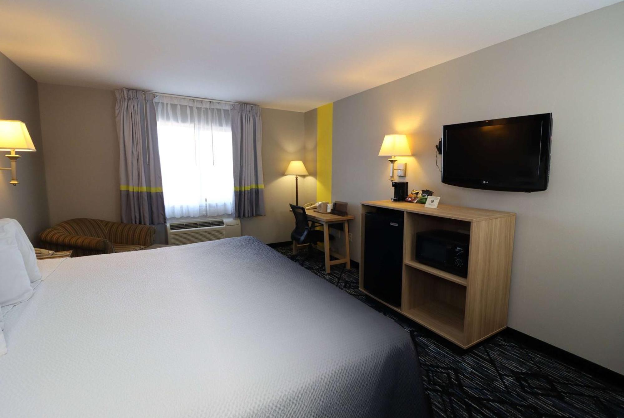 Super 8 By Wyndham Hotel